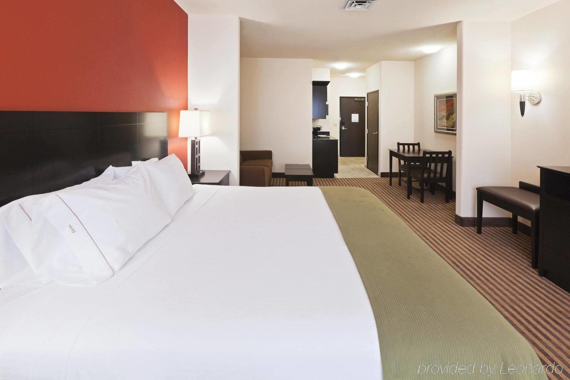 Holiday Inn Express Hotel & Suites Oklahoma City Northwest, An Ihg Hotel Room photo